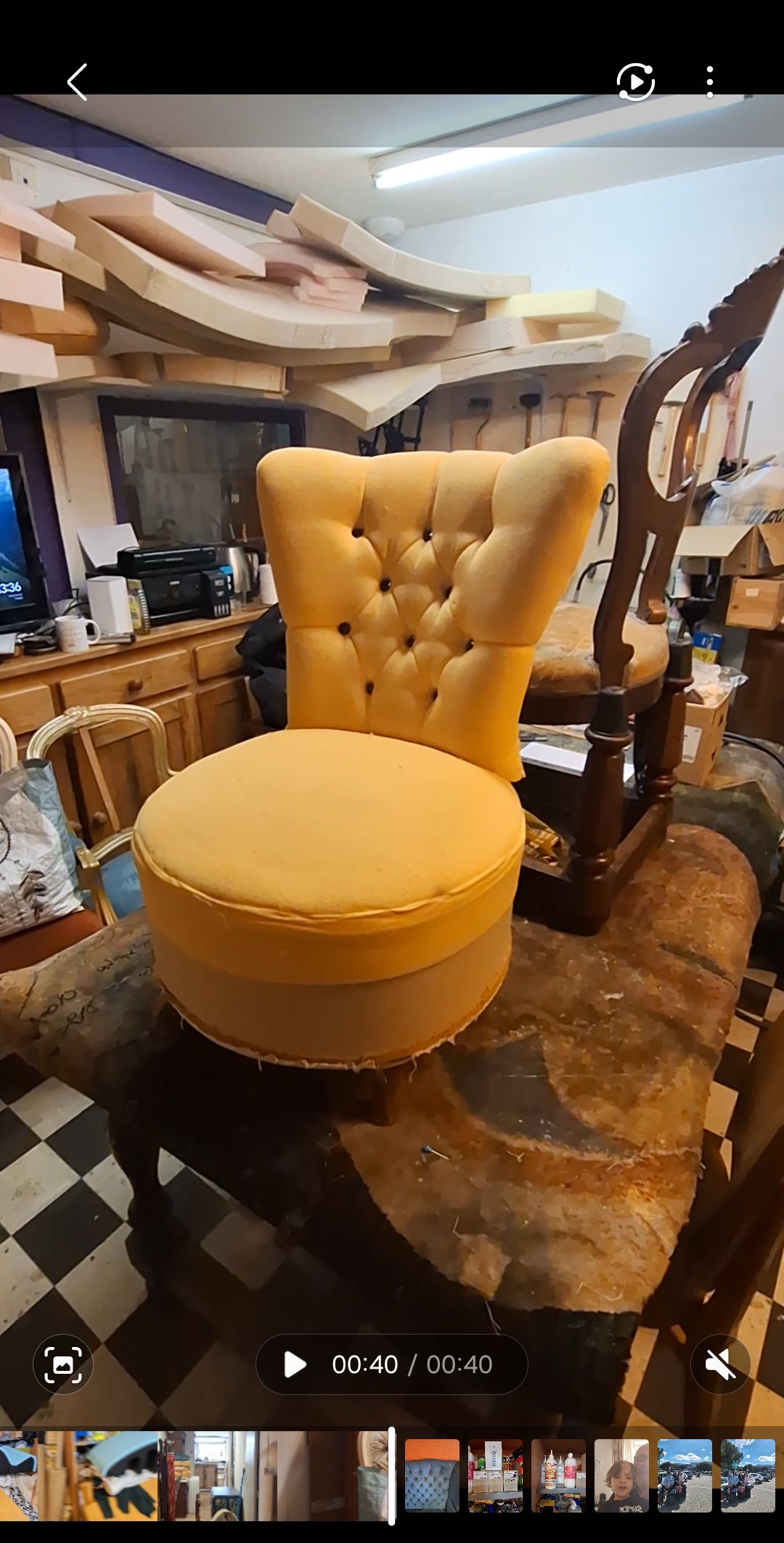 Fauteuil crapaud avant restauration