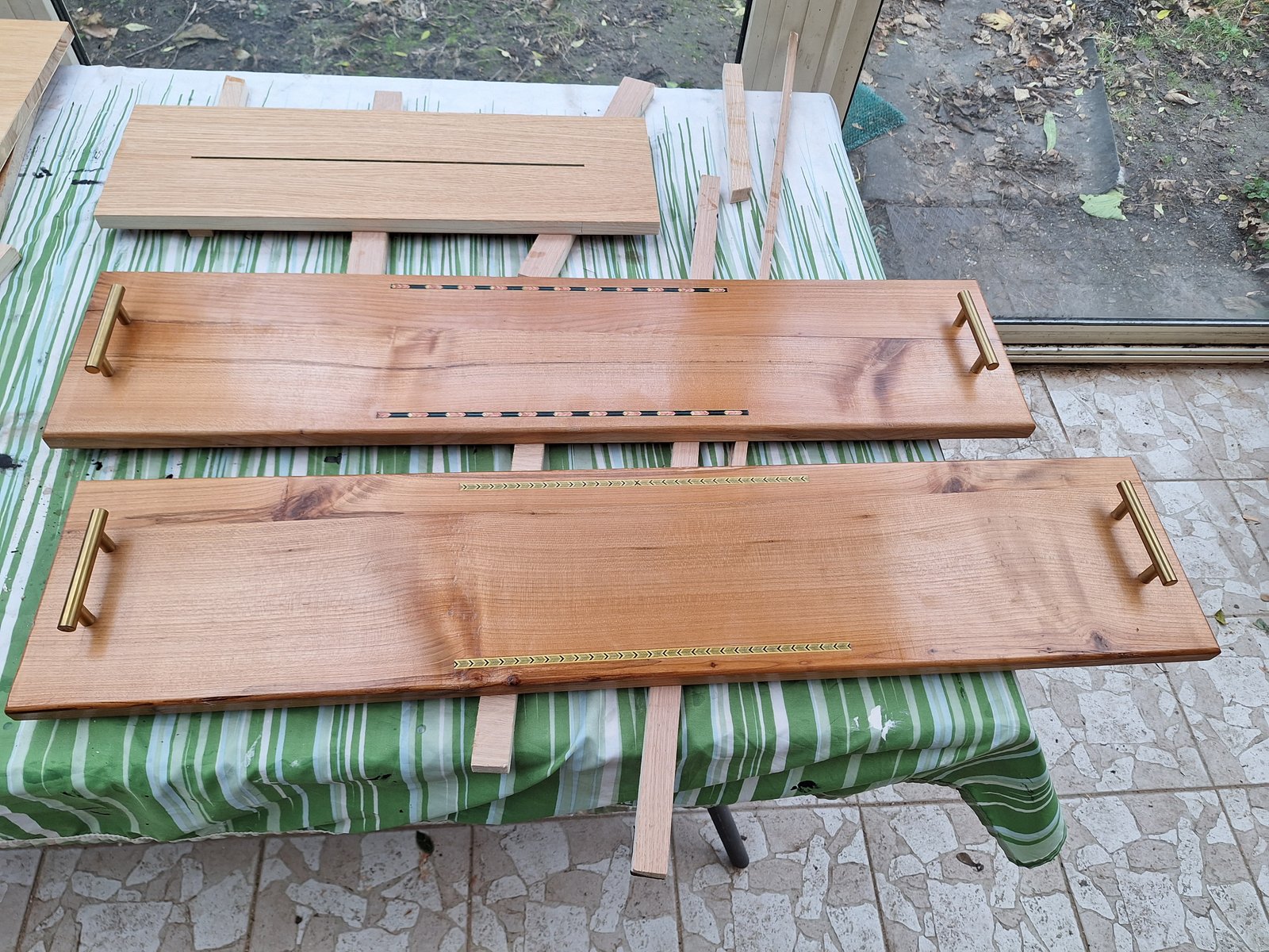 Plateaux de service en bois massif