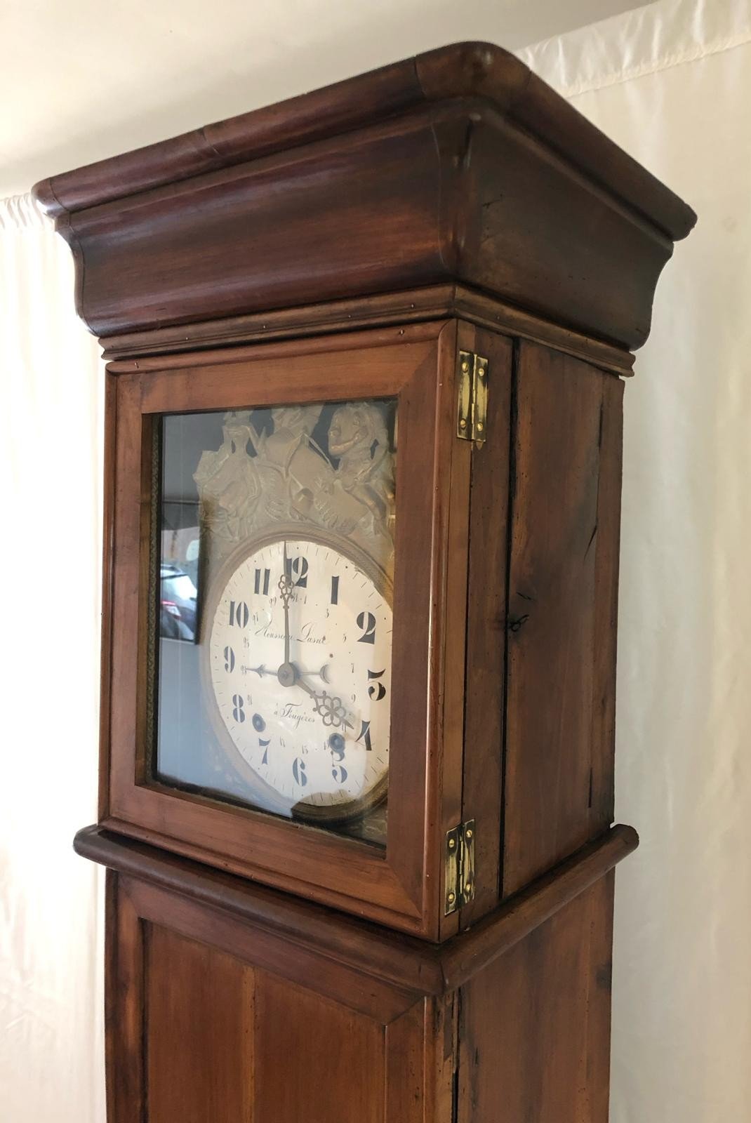 Porte d'horloge restaurée après intervention