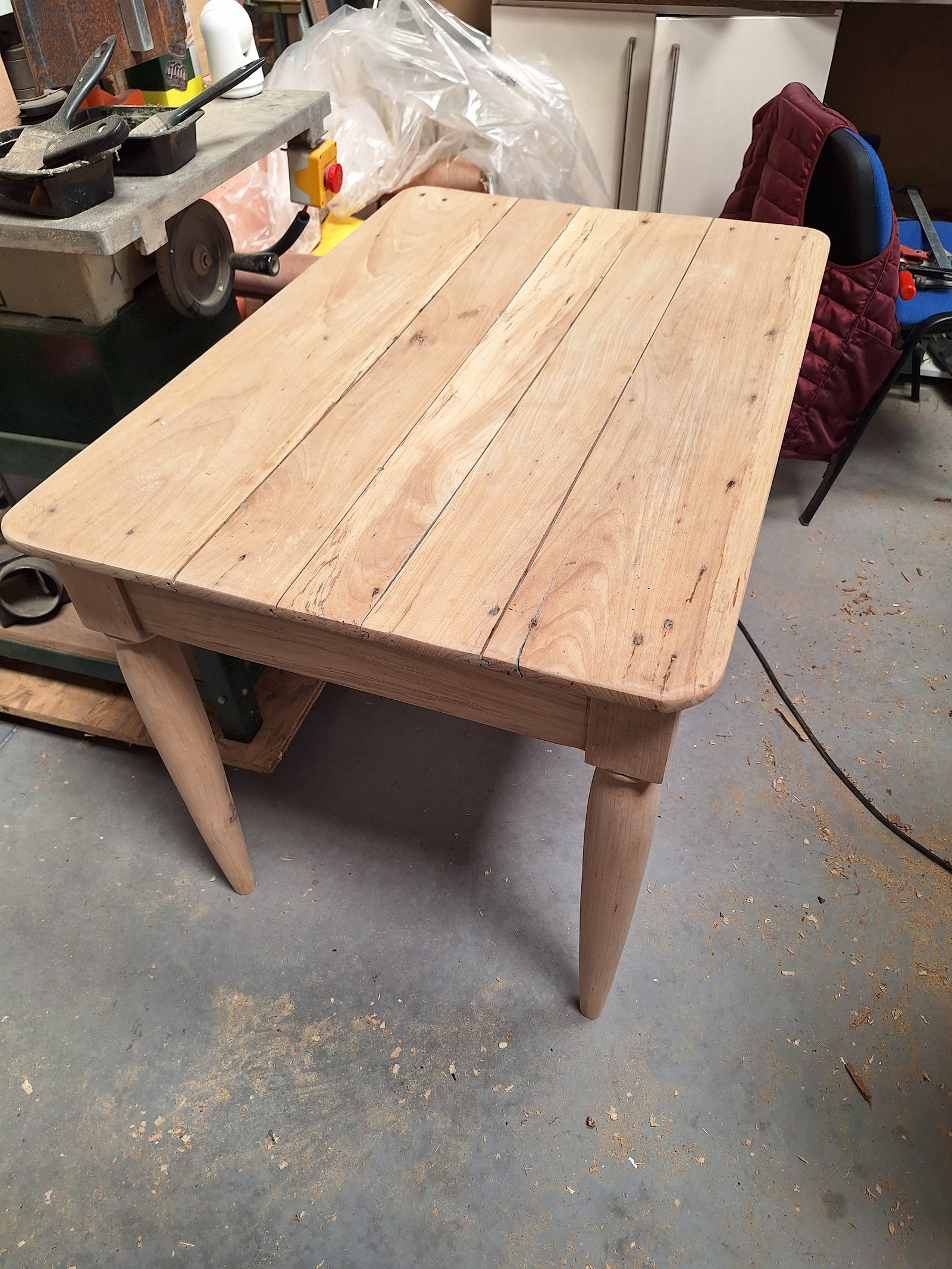 Table en châtaignier